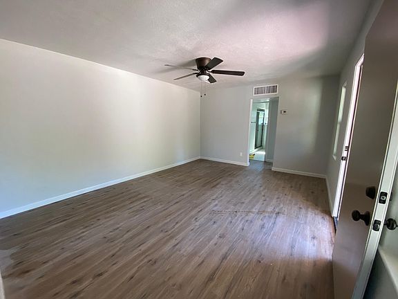2nd image of 301 E Carol Ave Unit 1