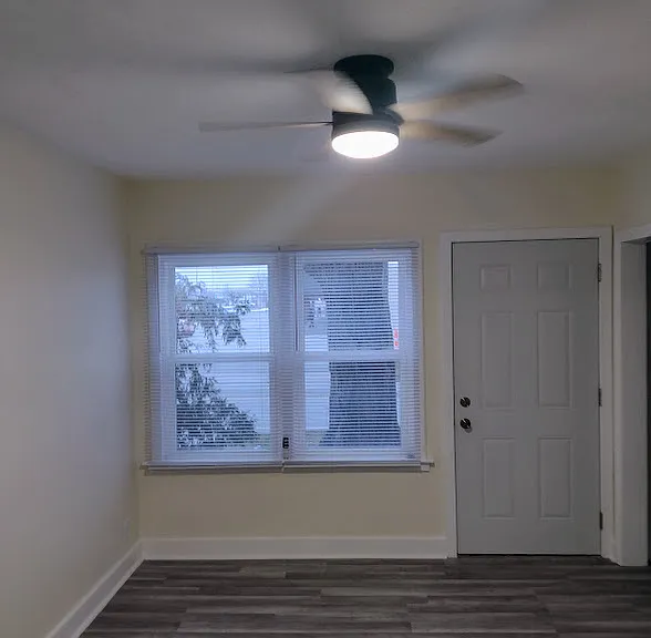 143 S Hallett Ave — Photo 6
