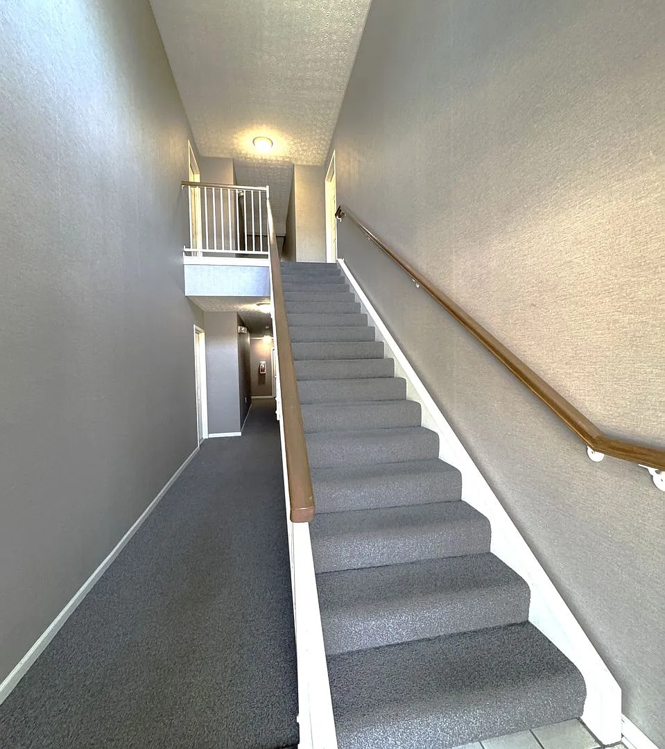 2 bed/2 bath Condo in Worthington Glen — Photo 2