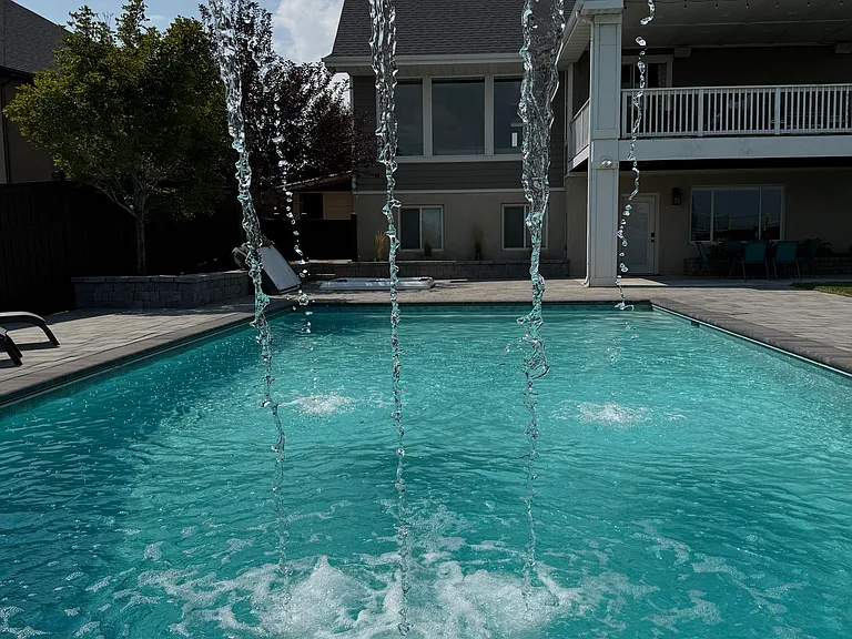 592 N Hills Ct — Photo 16