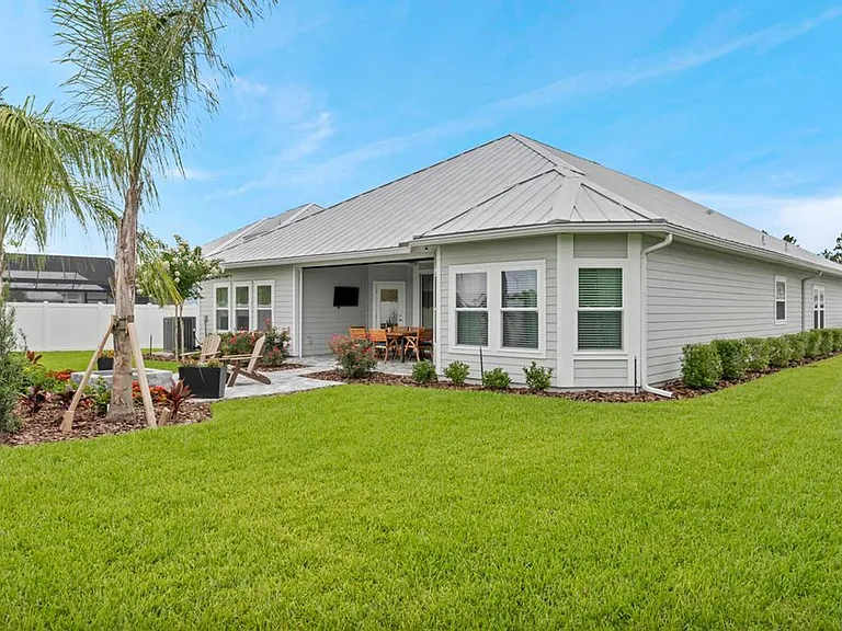 221 Marquesa Cir — Photo 39