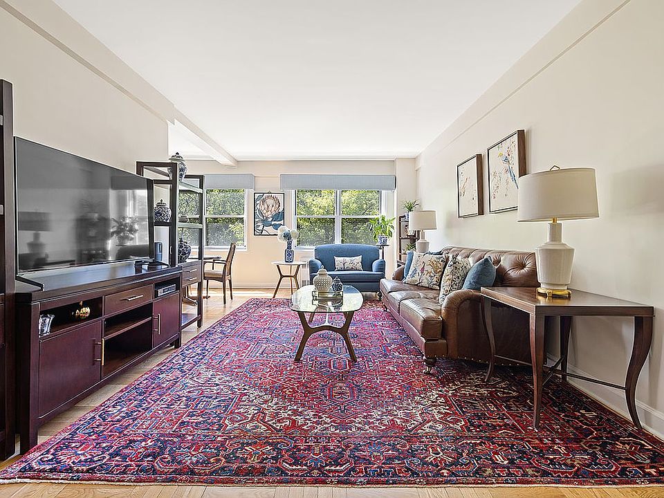 1st image of 10 Plaza St E APT 3J