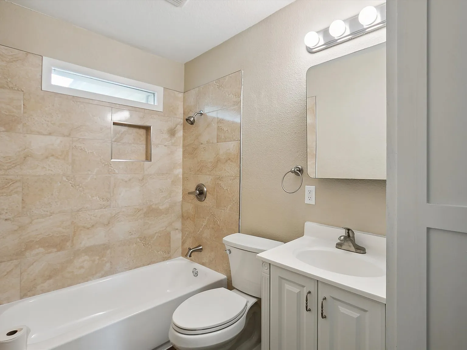 2 bed, 720 sqft, $1,500 — Photo 3