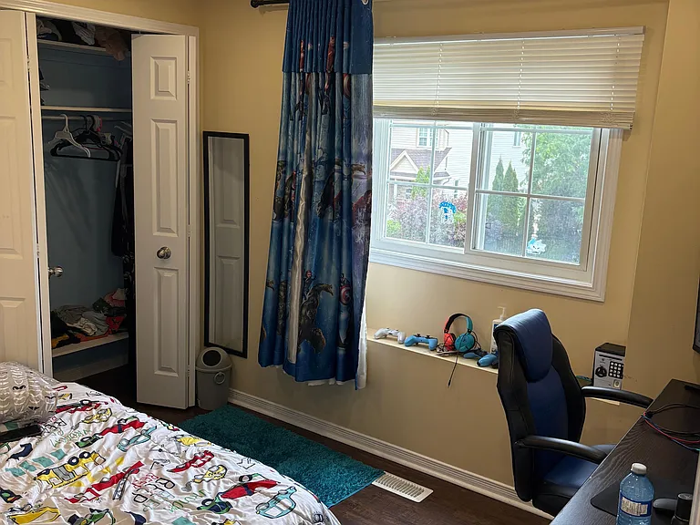 2 Sophia Cres — Photo 16