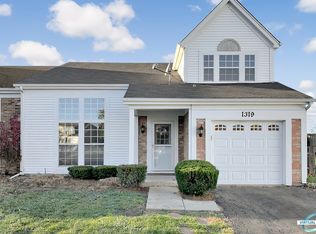 1319 Trinity Dr, Carol Stream, IL 60188