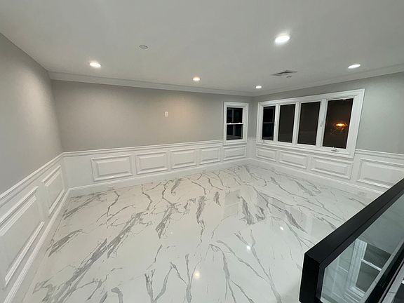 4th image of 503 Nassau Ave #3