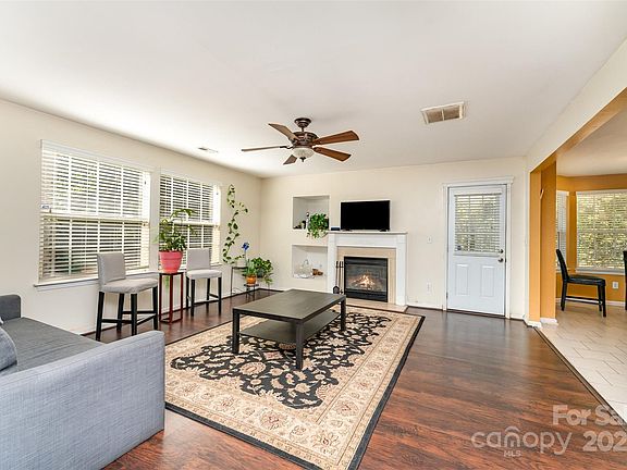 5th image of 8022 Bristle Ln