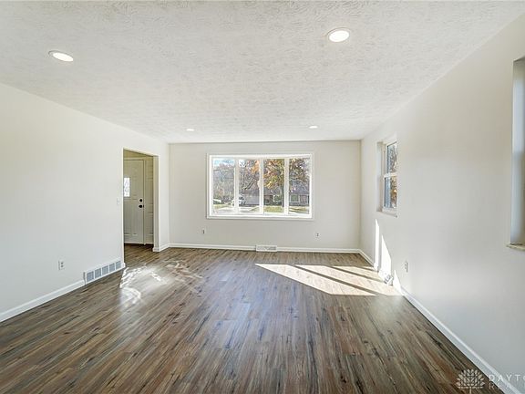 4th image of 2440 Eastridge Dr