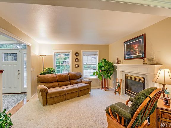3rd image of 6135 Newport Ct SW
