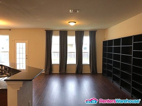 3rd image of 7909 Arezzo Dr
