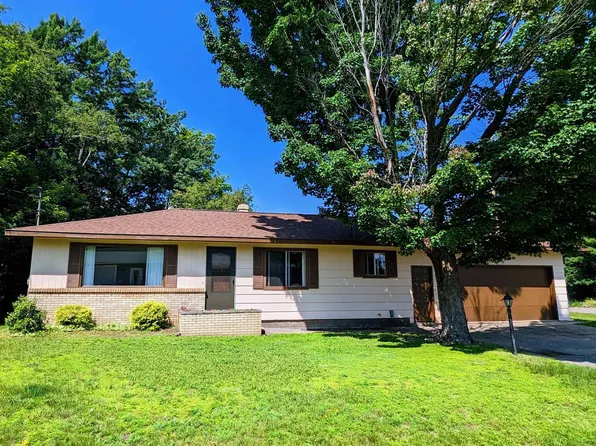 1209 Gray St, Marquette, MI 49855