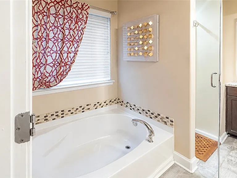 146 Chapel Lk S — Photo 24