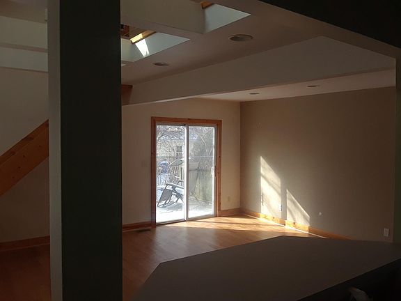 3rd image of 1276 W 69th St