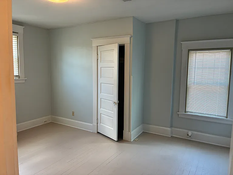 2809 Linwood Ave — Photo 23