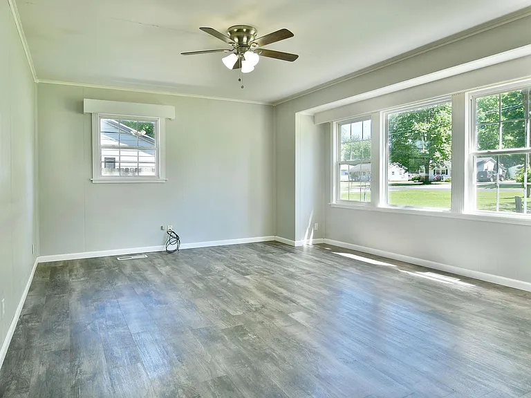 2344 Clearview Dr — Photo 3