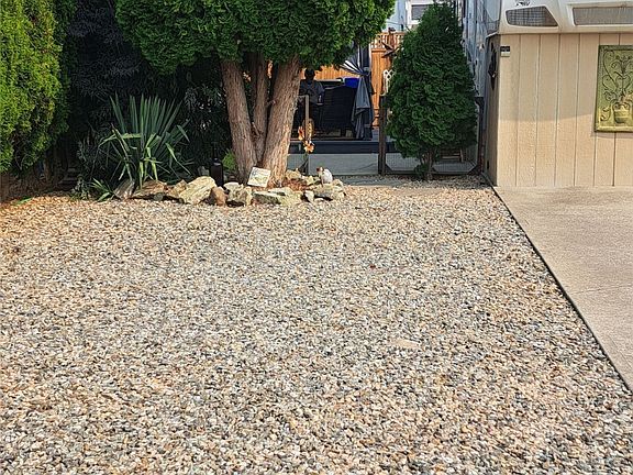 2nd image of 415 Commonwealth Rd #119