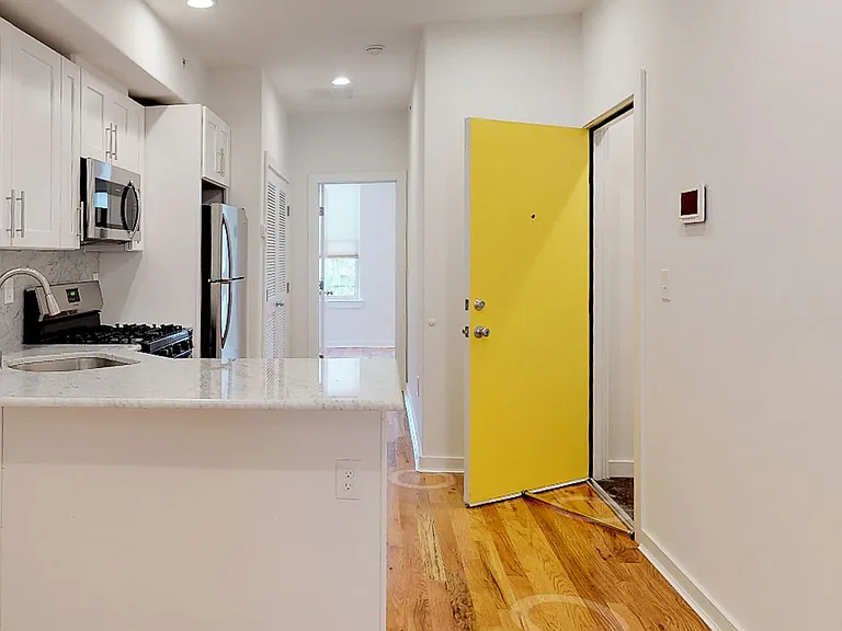 1642 N Marshall Street — Photo 2