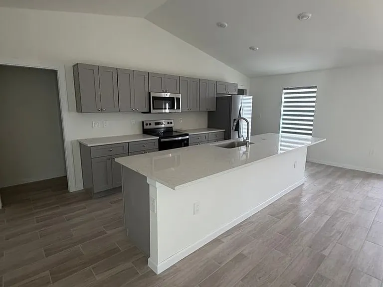917 Wilmington Pkwy — Photo 5