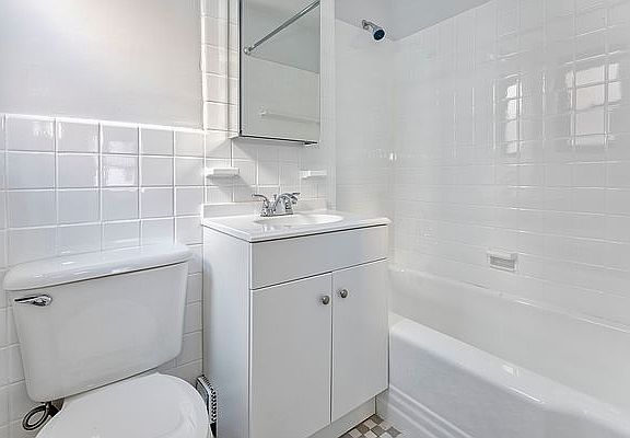 4th image of 140 E 56th St APT 9F