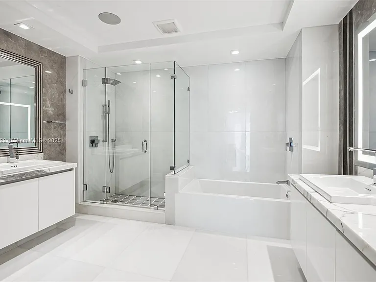 330 Sunny Isles Blvd #5-UPH04 — Photo 30