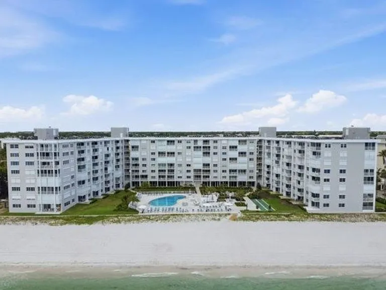 3443 Gulf Shore Blvd N #504 — Photo 2