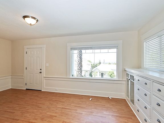 3rd image of 831 Kentucky St