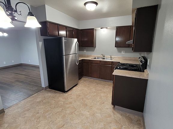 4th image of 323 6th Ave APT 2