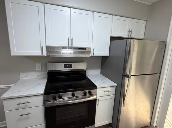 601 Woodingham Dr, East Lansing, MI 48823