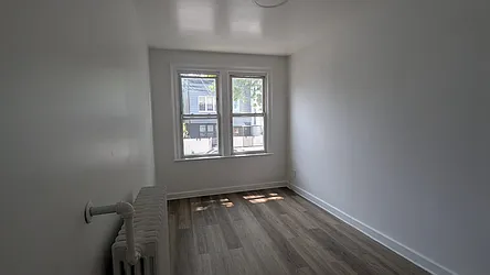 94 Woodlawn Avenue