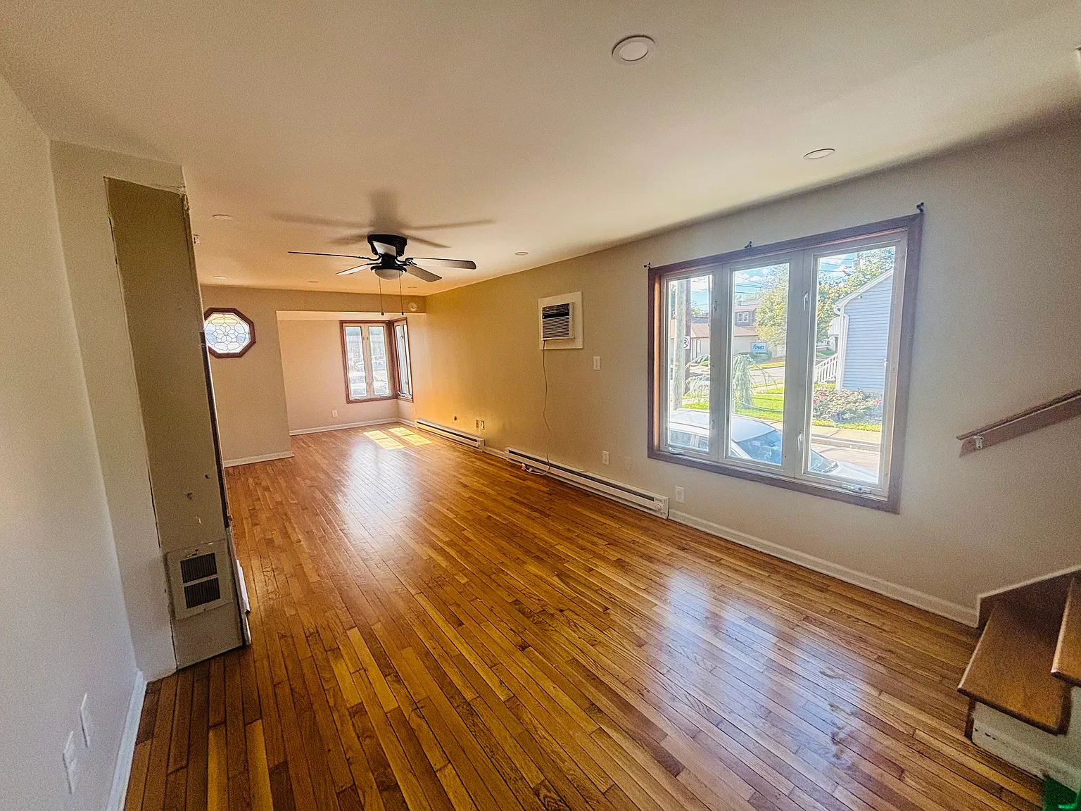 3 bed, 900 sqft, $1,100 — Photo 4