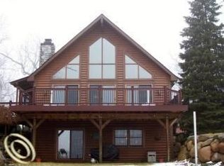 4379 Windiate Park Dr, Waterford, MI 48329