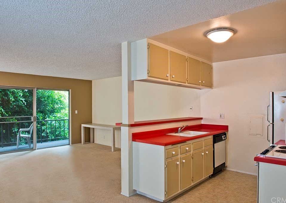 1st image of 280 Molino Ave Unit 207