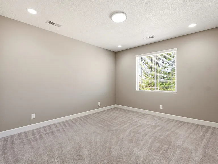 1504 Challedon Dr SE — Photo 26