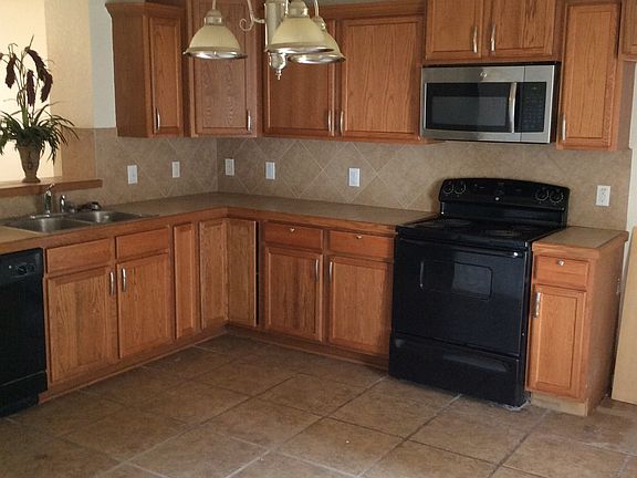 4th image of 313 Oak Springs Ln