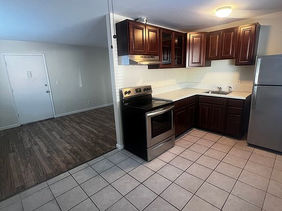 2nd image of 544 N 4th St APT 1