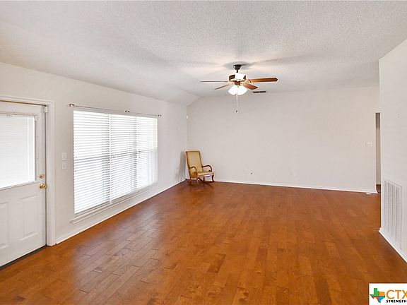 4th image of 310 Ashland Crk