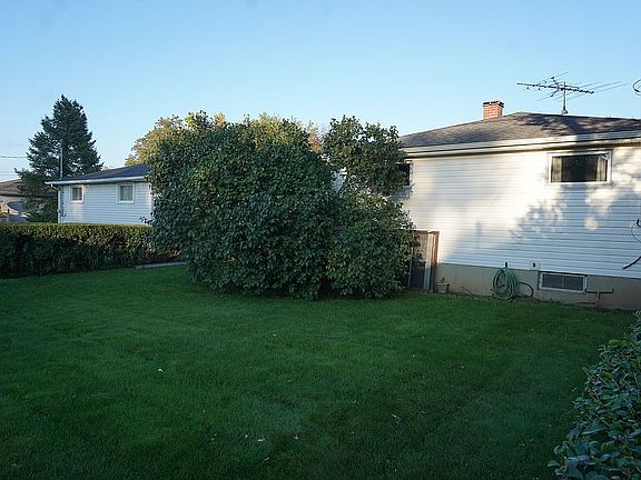 3rd image of 56 Danielle Dr