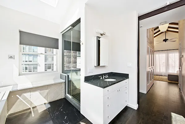 Sold by Nest Seekers International | media 12