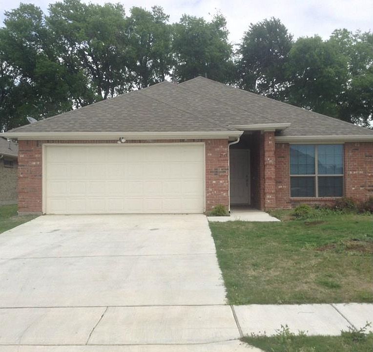 1st image of 2135 Oakridge Dr