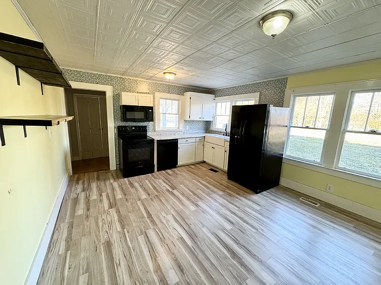 109 Riley St — Photo 3