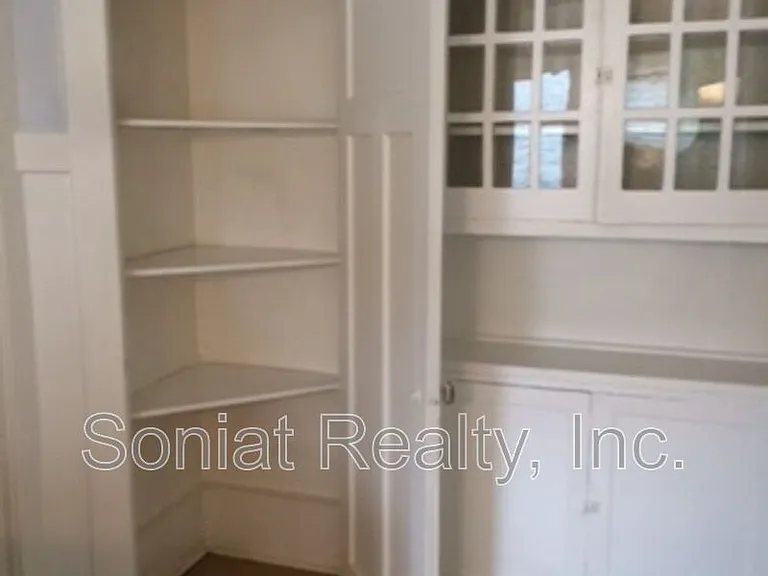 5324 Prytania St — Photo 8