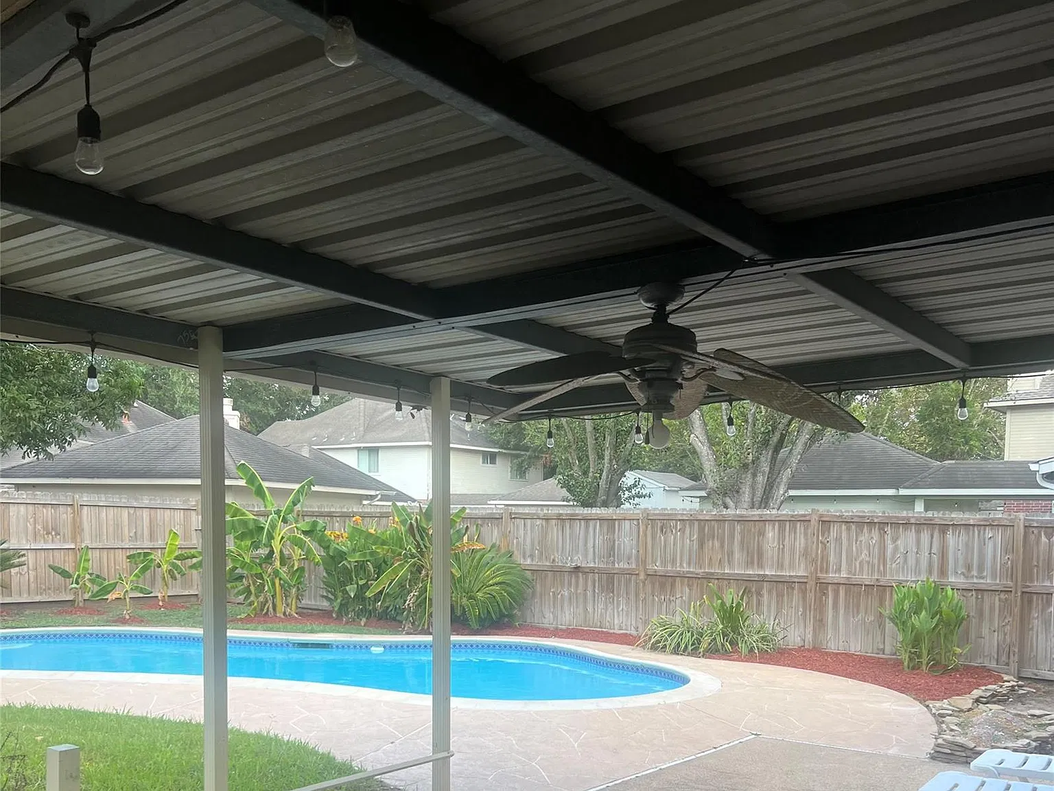 4 bed, 2.5 bath, 2950 sqft, $2,900 — Photo 3