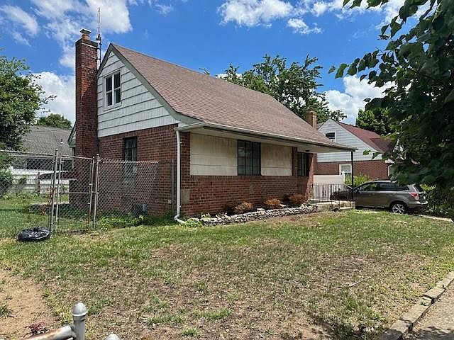 2nd image of 121-11 238th St