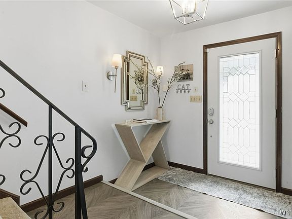 3rd image of 3730 Howard Rd