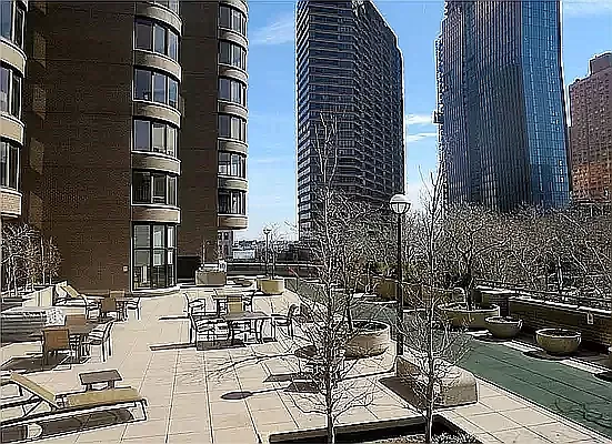 Rented by R New York | media 13