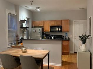 1619 W Beach Ave #2R, Chicago, IL 60622