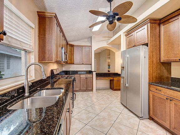 4th image of 3900 Saint Armens Cir