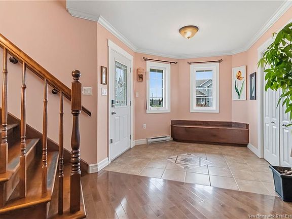 4th image of 5 Carlson St