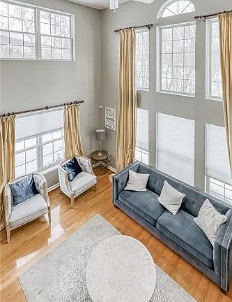 3rd image of 16 Willow Ct