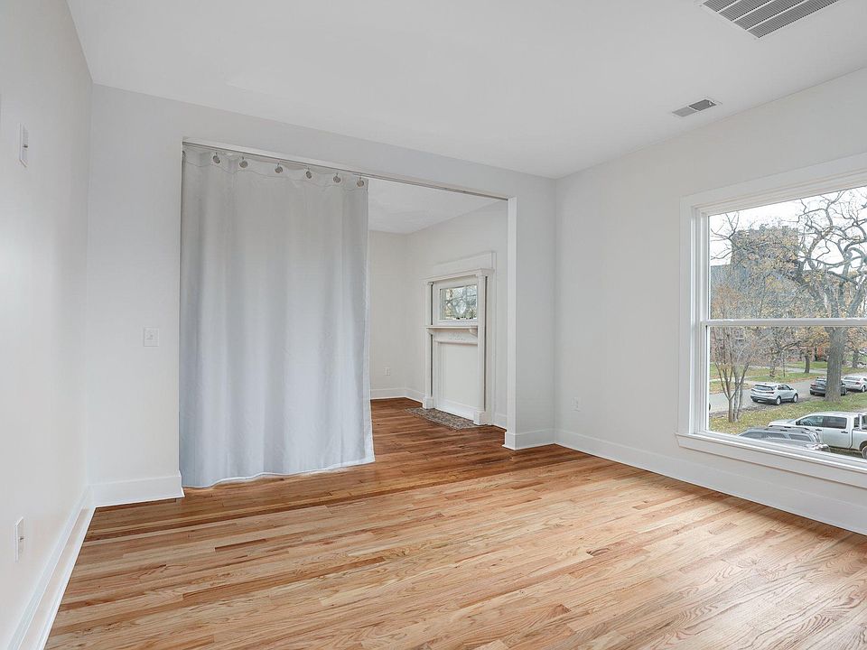 2nd image of 89 W Philadelphia St #5